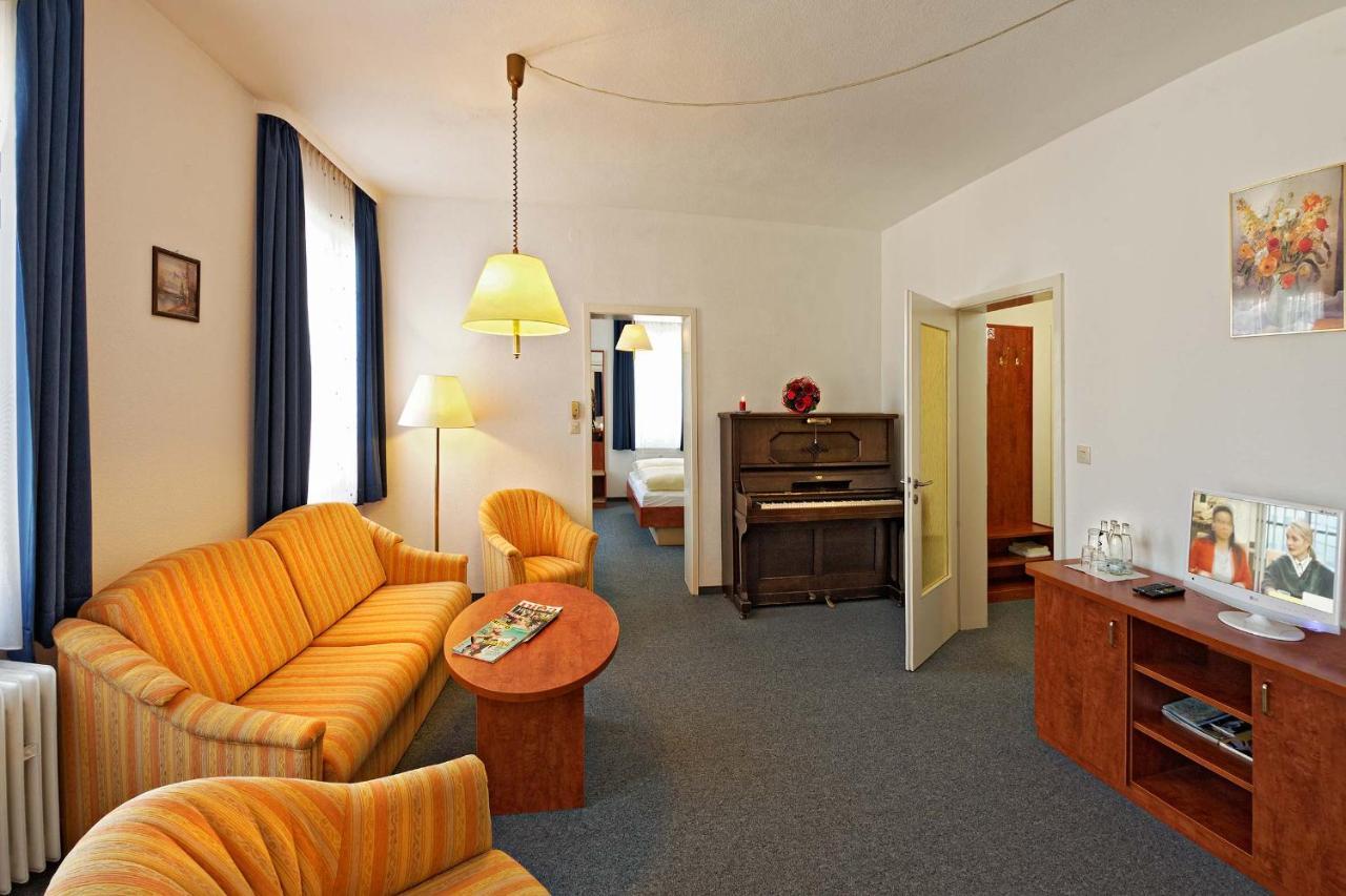 Gaestehaus Zur Lilie Triberg im Schwarzwald Exterior photo